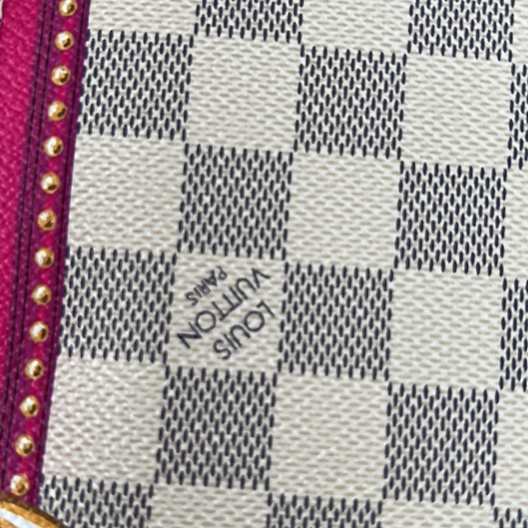 Gorgeous Louis Vuitton pochette - Picture 9 of 11